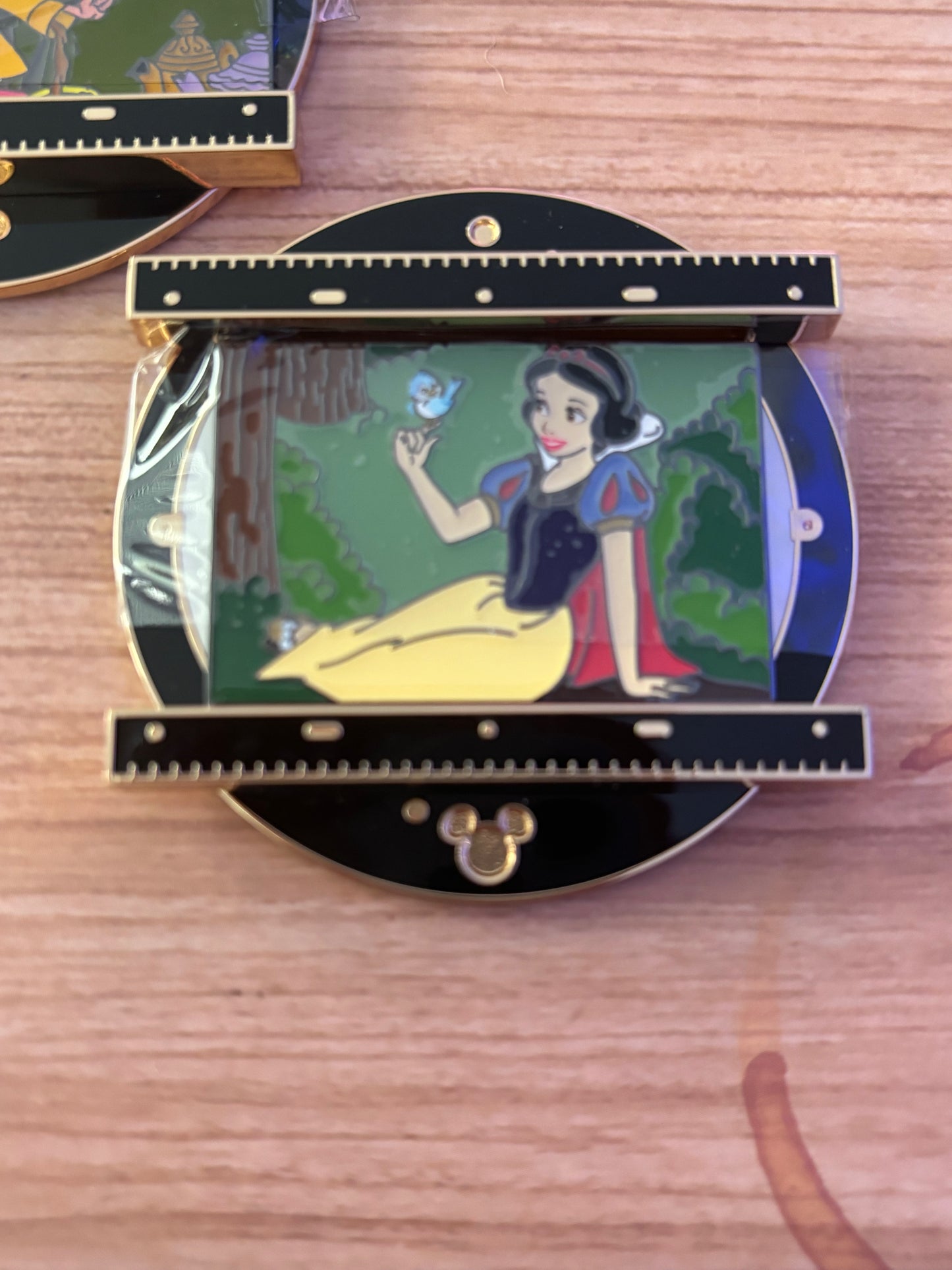 2024 D23 Animator Desk Snow White Pin Limited Edition 200