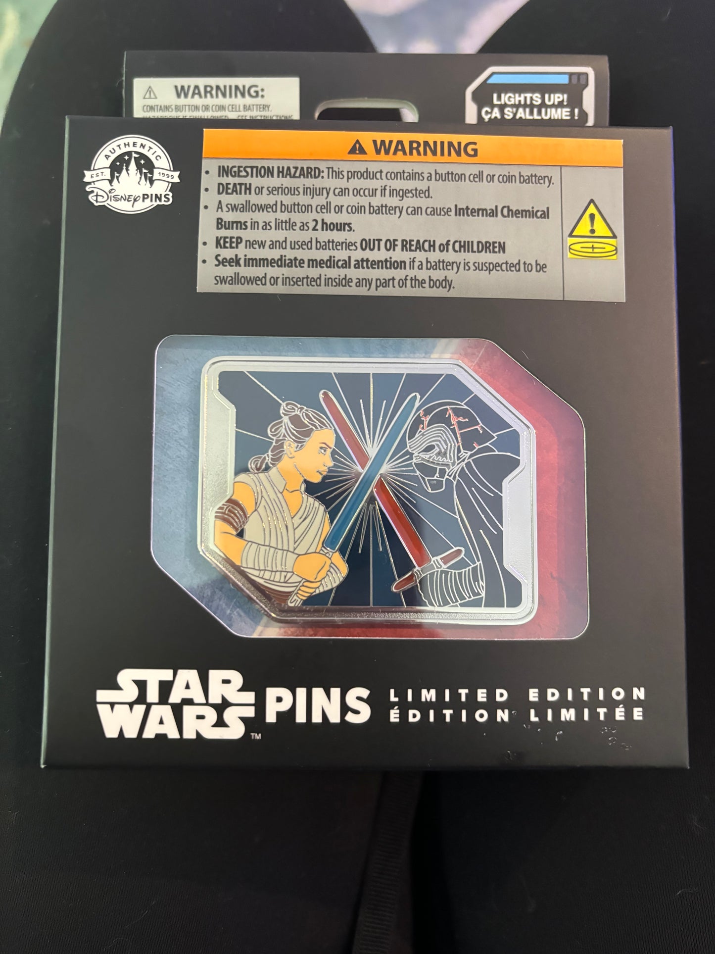 Limited Edition 1000 Light Up Kylo Ren/Rey Pin